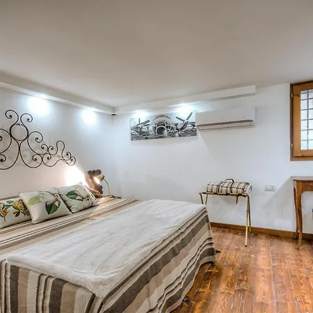 דירה Loft Indipendente Al Centro Di Quartiere Mediovale Di Castello *