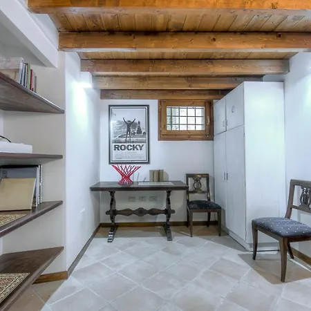 Loft Indipendente Al Centro Di Quartiere Mediovale Di Castello * קליארי